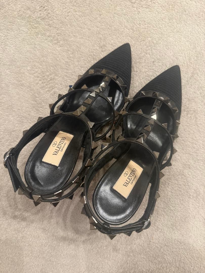 【美品】*⭐︎ VALENTINO ⭐︎* スタッズ付きハイヒール ブラック *⭐︎