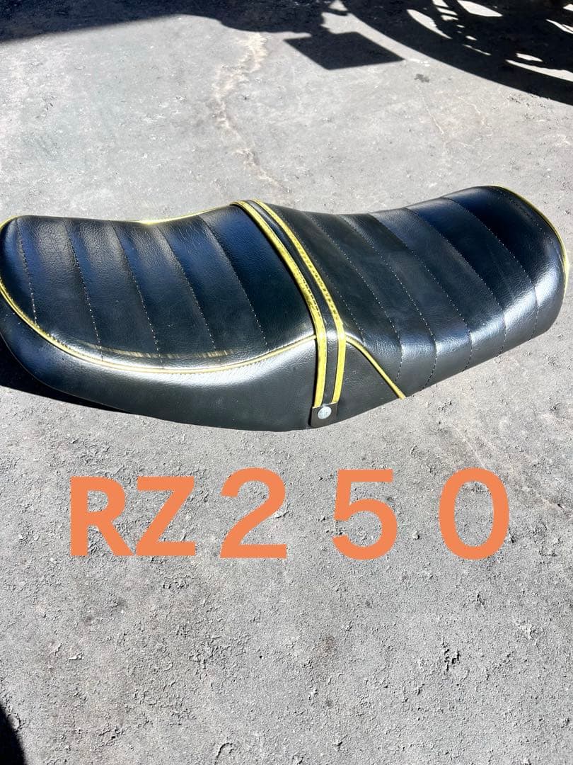 Yamaha RZ250 バイク タックロールシート　アンコ抜き