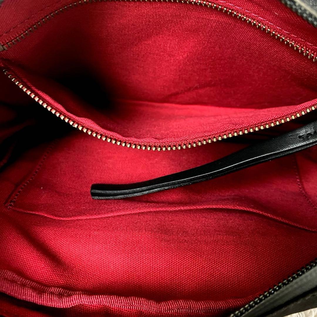 【美品】ヴィヴィアンウエストウッド ボディバッグ シャドーオーブ ブラック