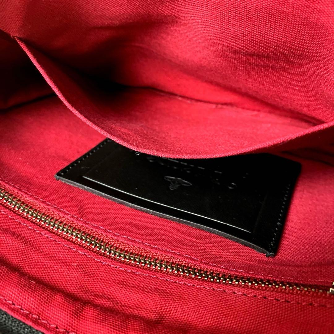 【美品】ヴィヴィアンウエストウッド ボディバッグ シャドーオーブ ブラック