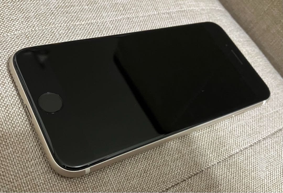 希少 US版 iPhone SE 第3世代 256GB ほぼ未使用 傷無し