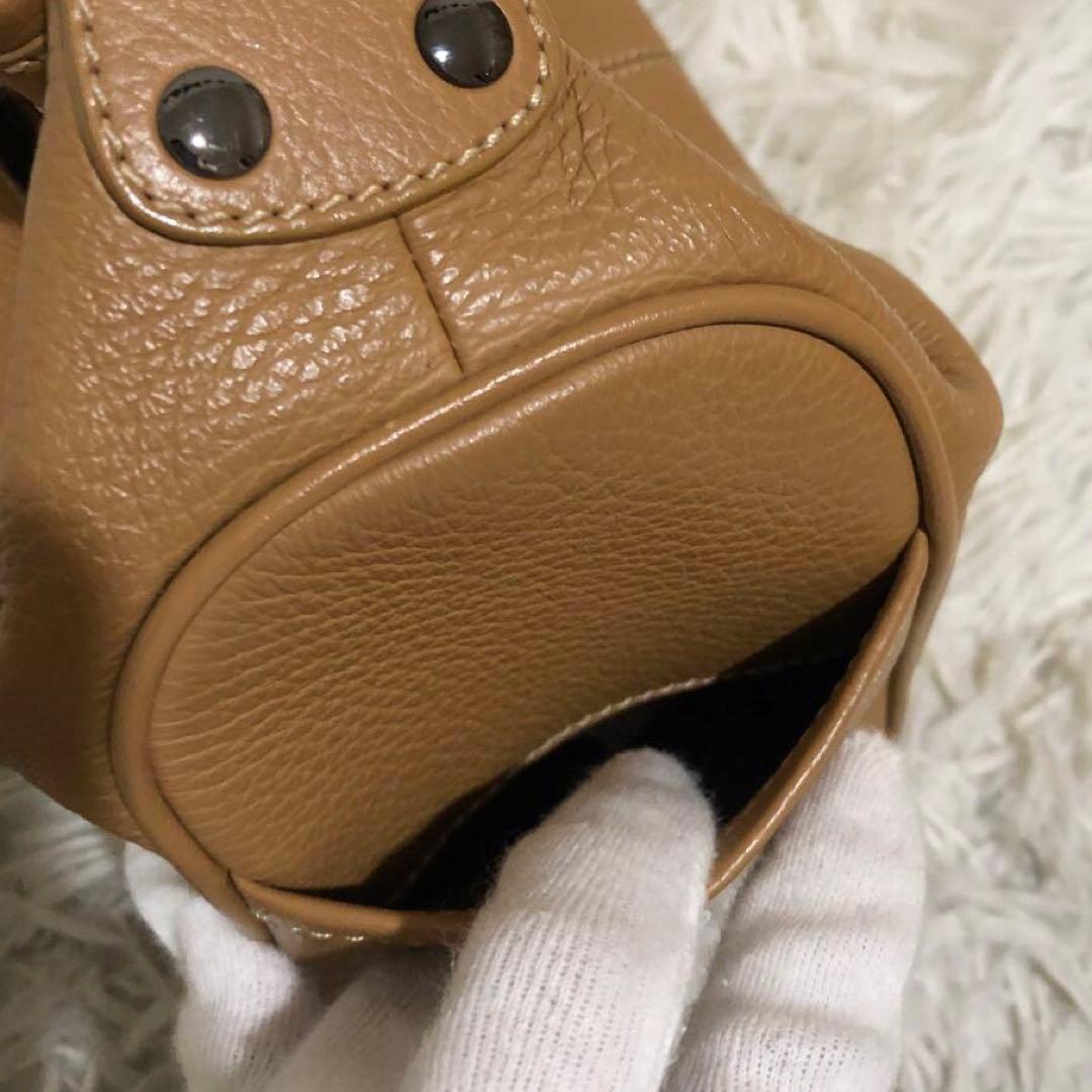 トッズ レザー ハンドバッグ