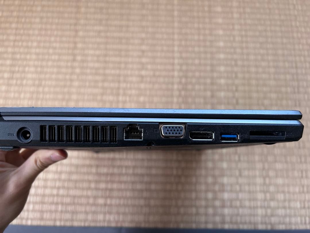 富士通製ノートパソコンLIFEBOOK E736/P