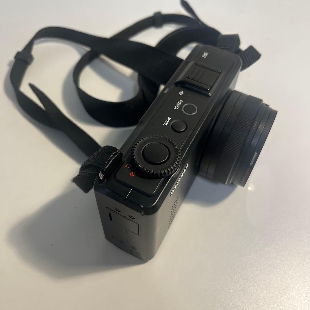 SIGMA DP2 Merrill （HAKUBA レンズ保護フィルター付き)