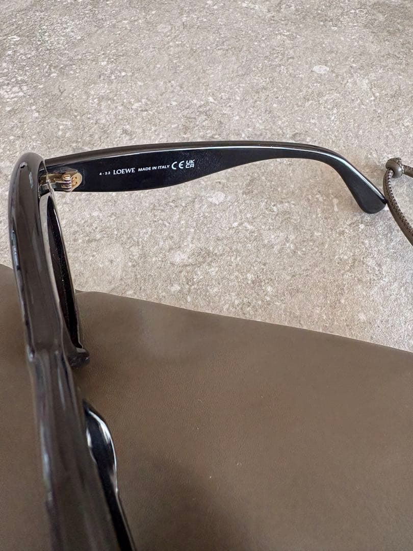 本日限定大幅お値下げLoewe ブラック キャットアイ サングラス
