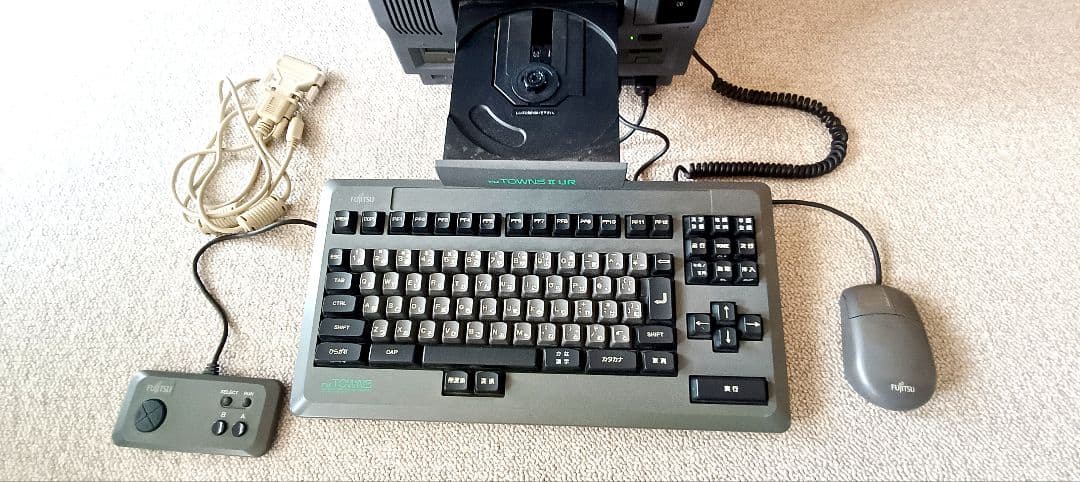 富士通 FUJITSU FM TOWNS II UR20 付属品付