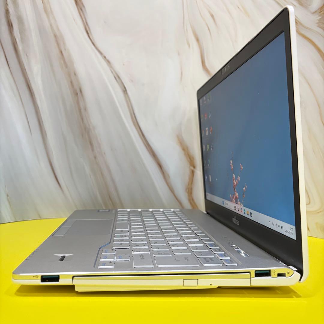 7世代i5！13.3型富士通ノートPC★SSD搭載で動作サクサク★Office付