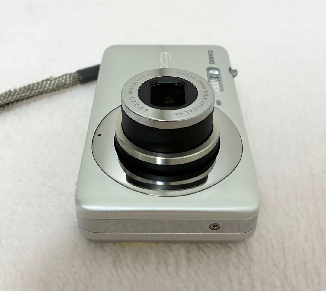 【美品】CASIO EXILIM EX-Z800 シルバー14.1メガピクセル