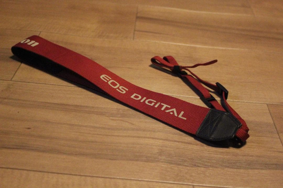 【中古】Canon EOS kiss X50 レッド