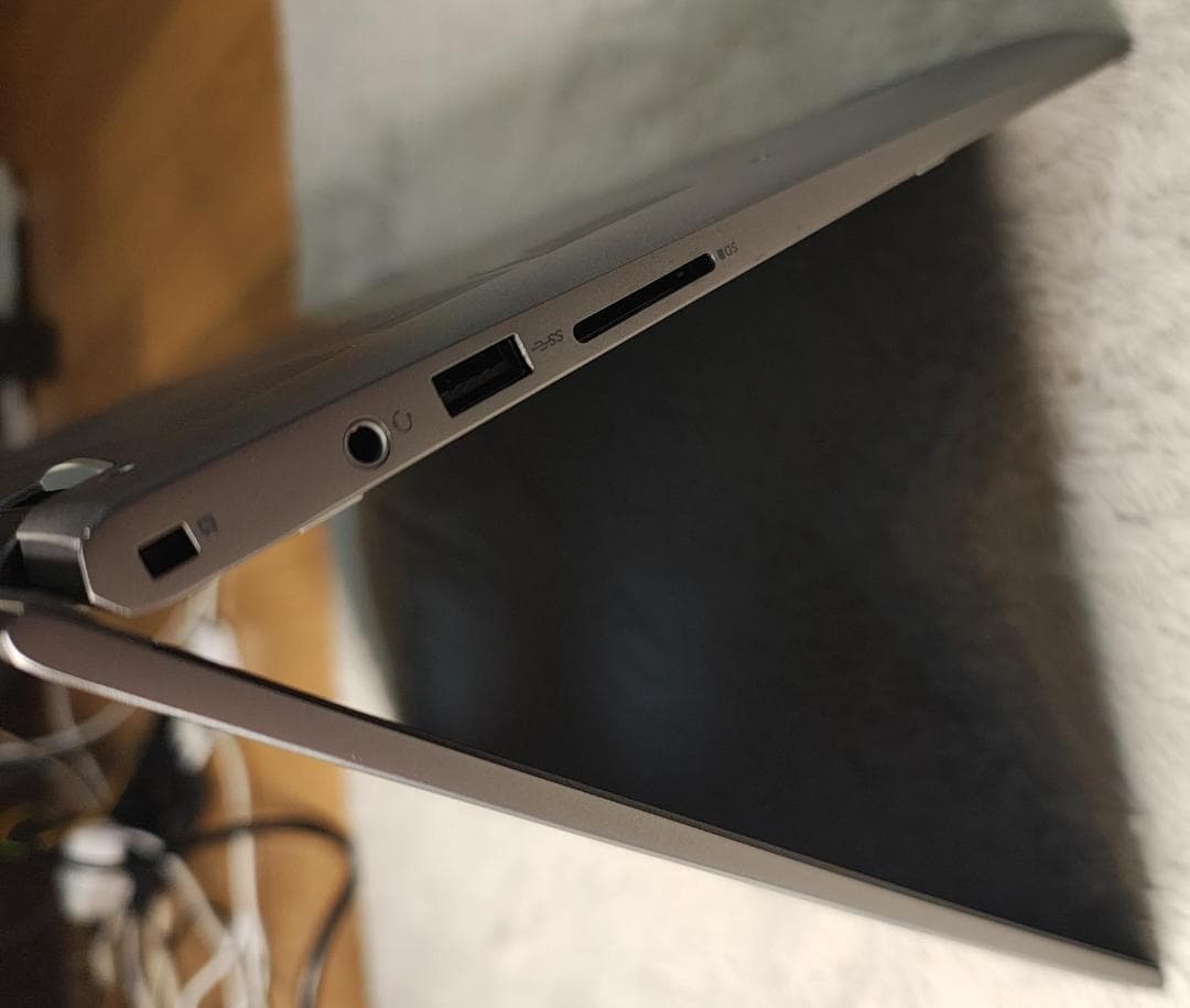 Windowsノート本体 DELL Inspiron 5400 2in1 Core i7 16GB SSD