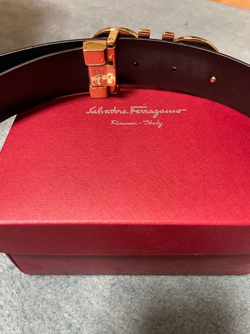 Salvatore Ferragamo ネイビー ベルト