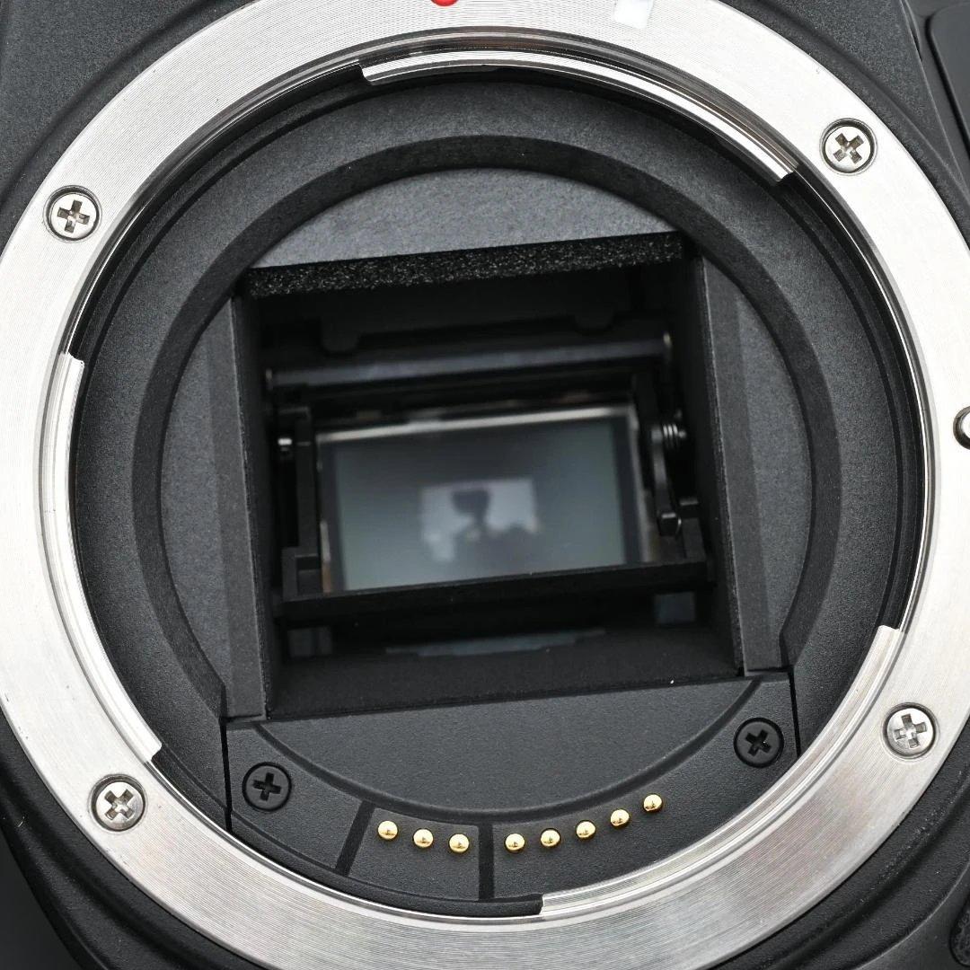 【ほぼ新品・ショット数：3,810回】 Canon EOS Kiss X8i