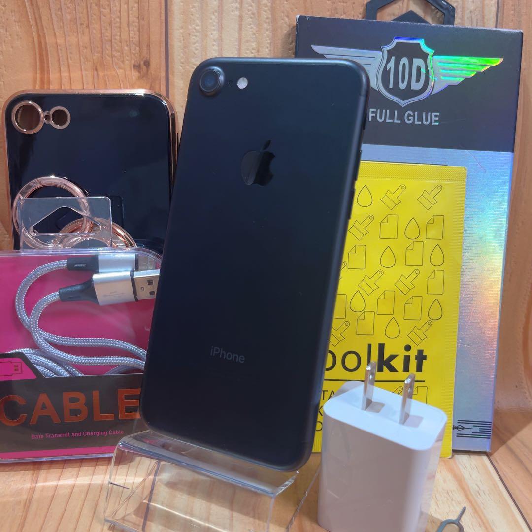 SIMフリー 本体 iPhone 7 128 GB ブラック 237 電池新品