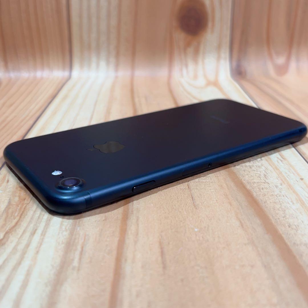 SIMフリー 本体 iPhone 7 128 GB ブラック 237 電池新品
