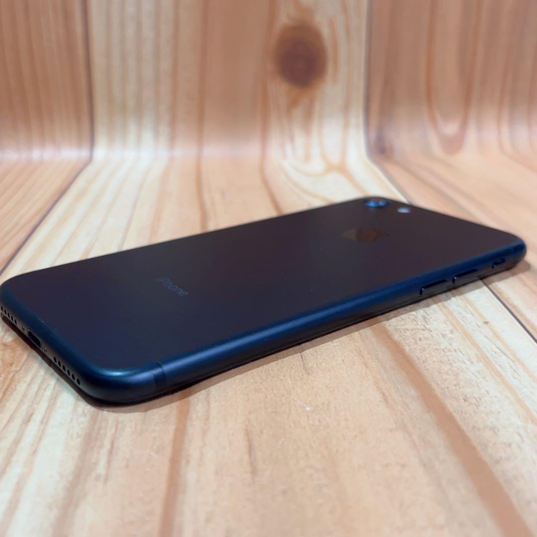 SIMフリー 本体 iPhone 7 128 GB ブラック 237 電池新品