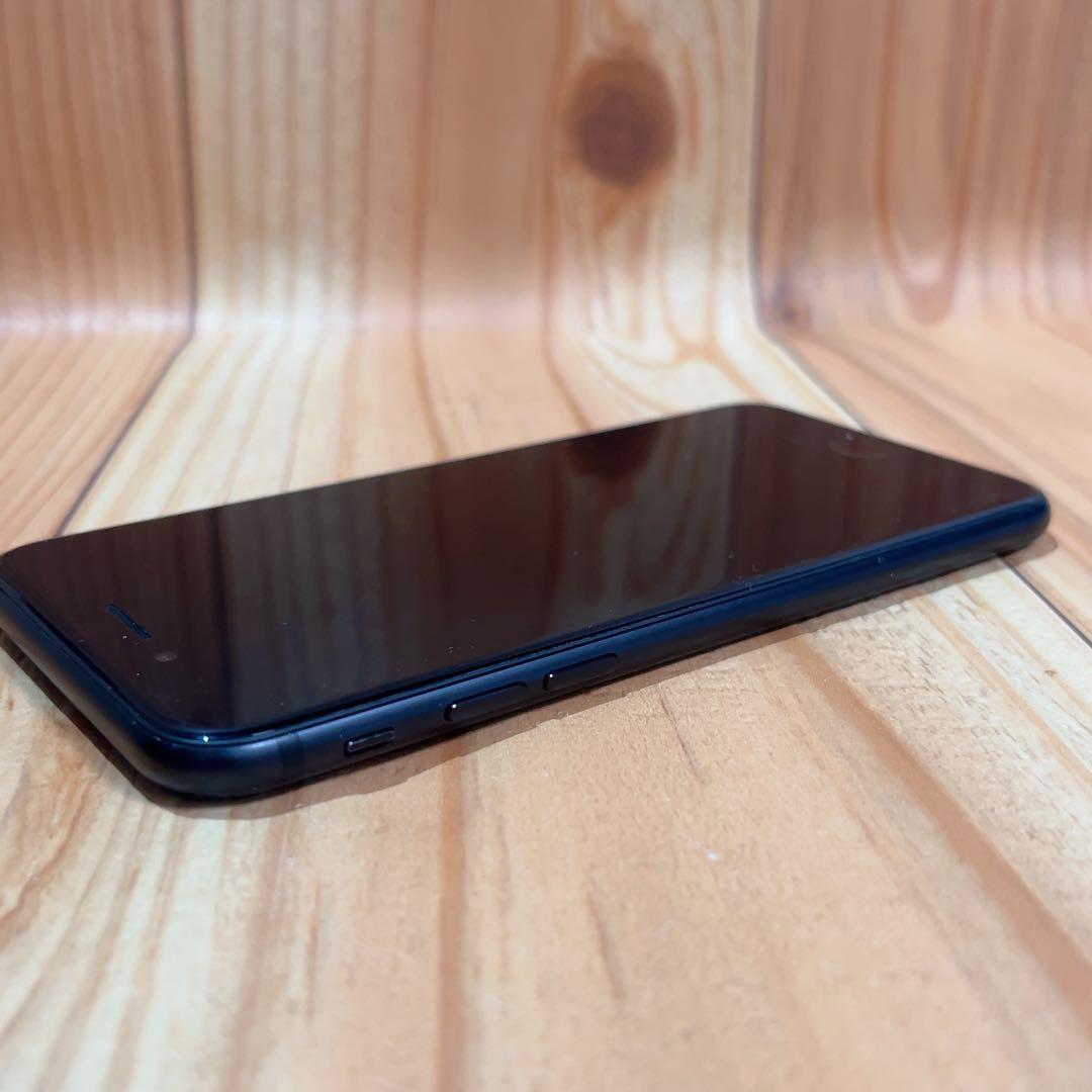 SIMフリー 本体 iPhone 7 128 GB ブラック 237 電池新品