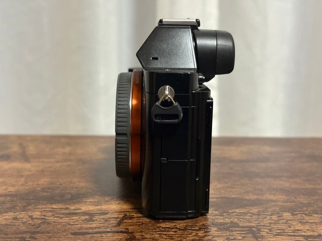 【お値下げしました】SONY α7S ミラーレス一眼本体(バッテリー2個付き)