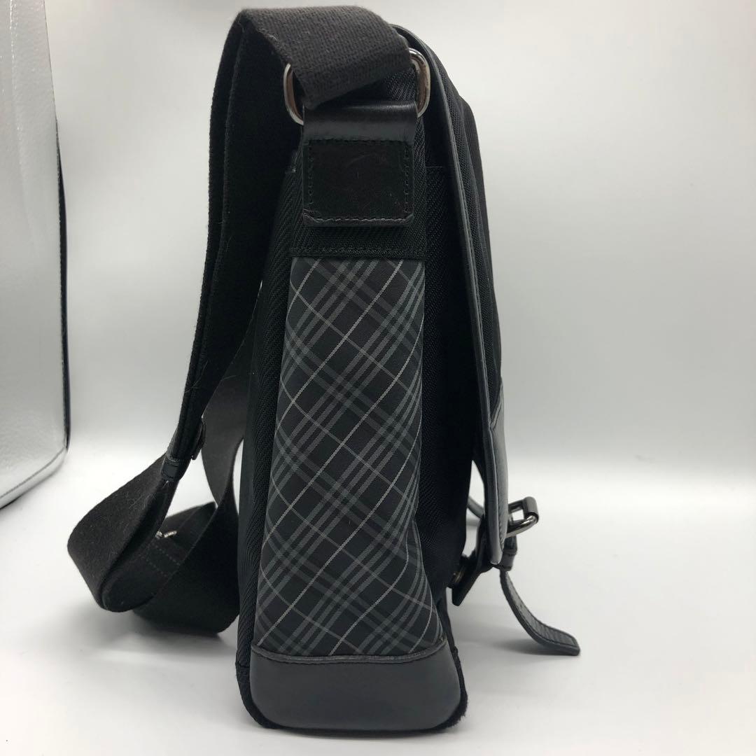 バーバリーブラックレーベル　メッセンジャーバッグ　ロゴプレート　ノバチェック