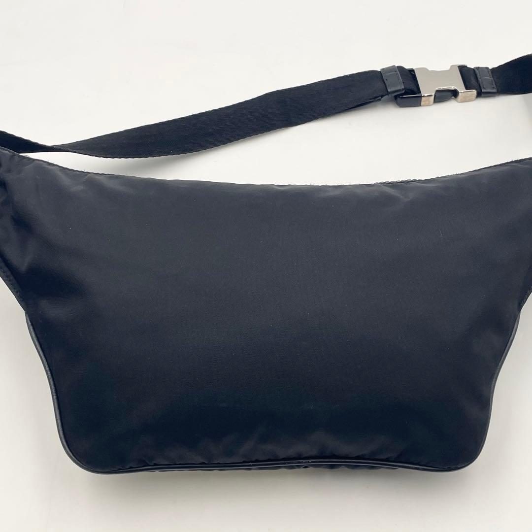 【美品】DOLCE&GABBANA ロゴプリント ベルトバッグ クロスボディ黒