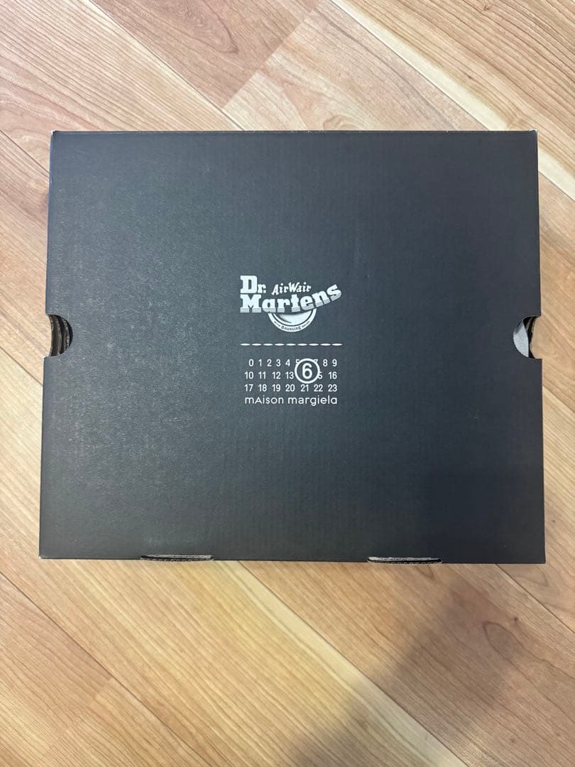靴 MM6 x Dr. Martens