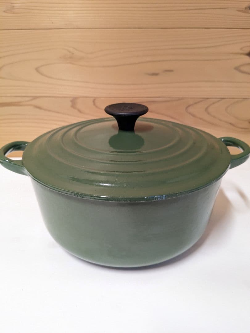 Le Creuset ル・クルーゼ 20cm　モスグリーン　両手鍋