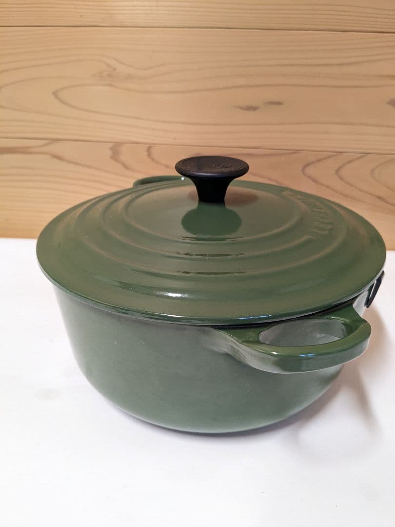 Le Creuset ル・クルーゼ 20cm　モスグリーン　両手鍋