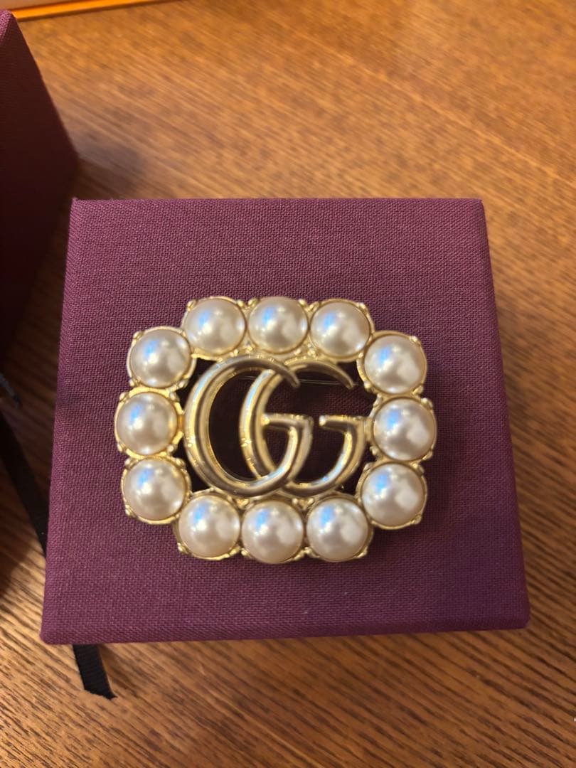 GUCCI GGロゴ パールブローチ