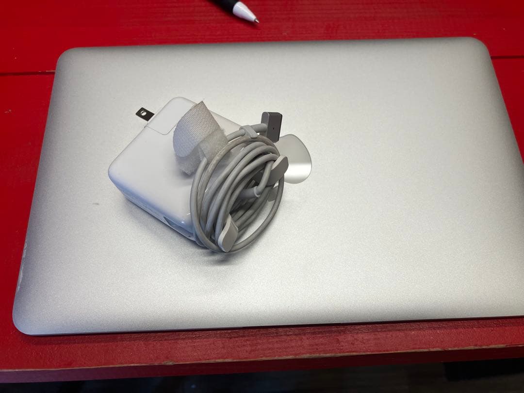 MacBook Air 11インチ　A1465 Corei7 8gb