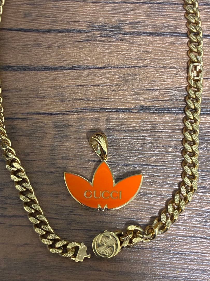 GUCCI×ADIDAS コラボ　ゴールド　インターロッキング　street