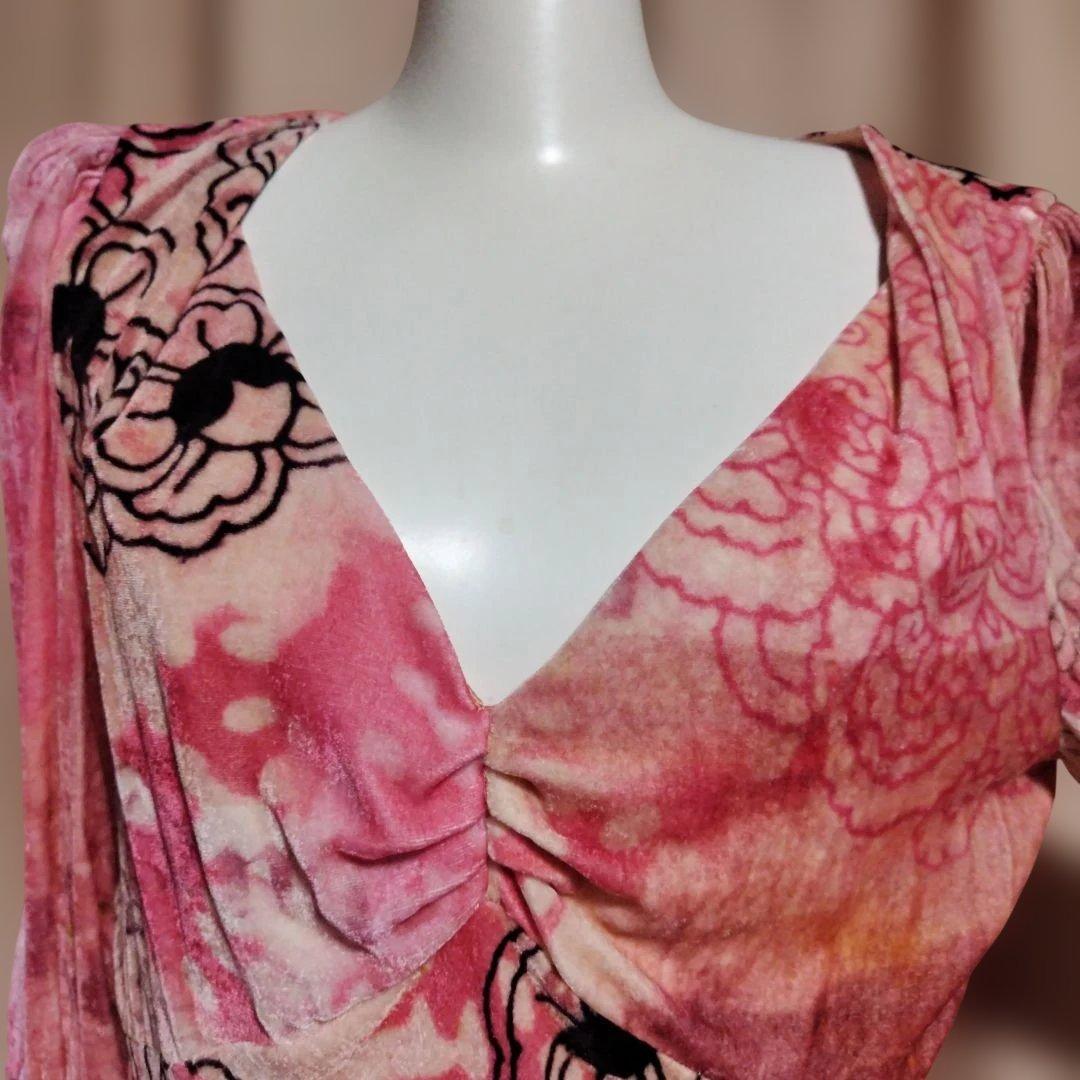 galliano 花柄ピンク系Vネックひざ丈ワンピース