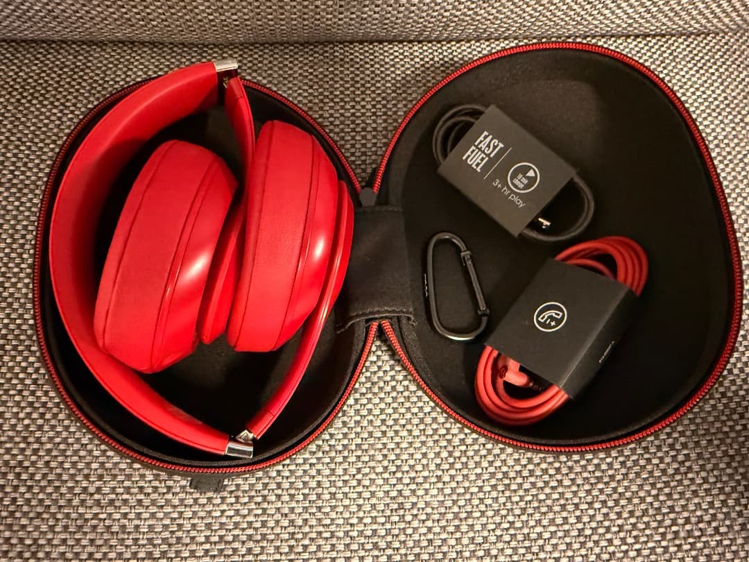 Beats Studio 3 Wireless レッド