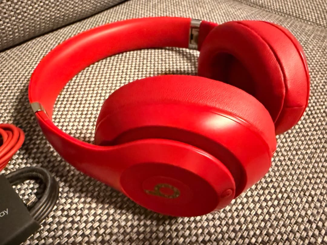 Beats Studio 3 Wireless レッド