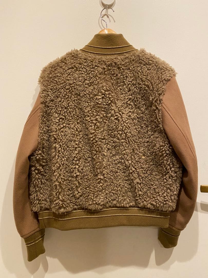 MUVEIL ファー スタジャン ベージュ