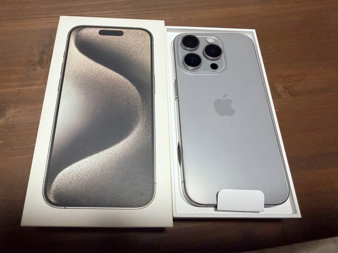 Apple iPhone 15 Pro シルバー 256GB 本体　美品