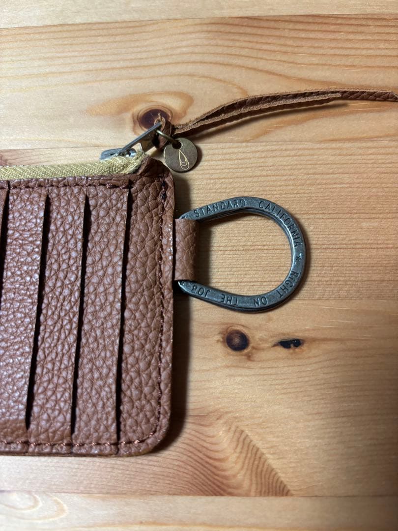 最終値下げ スタンダードカリフォルニア ボタンワ－クス レザーウォレット