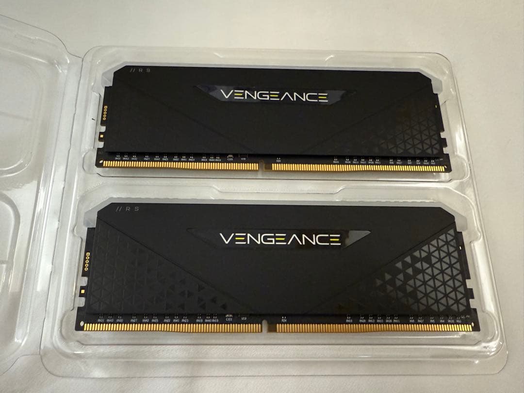 メモリー Corsair Vengeance RGB RS DDR4 32GB