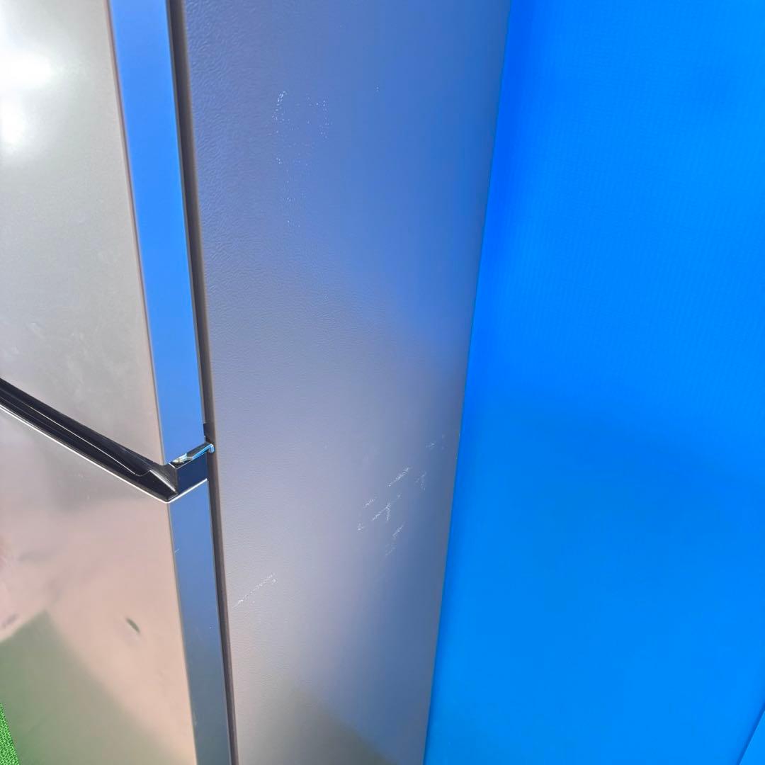 731 2024年製　中型冷蔵庫　小型　一人暮らし　2ドア　右開き　200L強