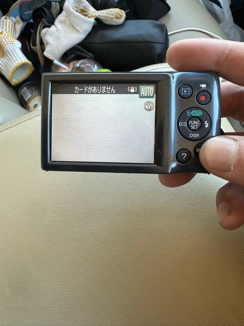 Canon IXY 130 デジタルカメラ 本体と充電器付き