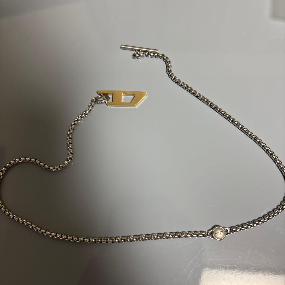 ユニークロゴモチーフ ネックレス シルバー/ゴールド