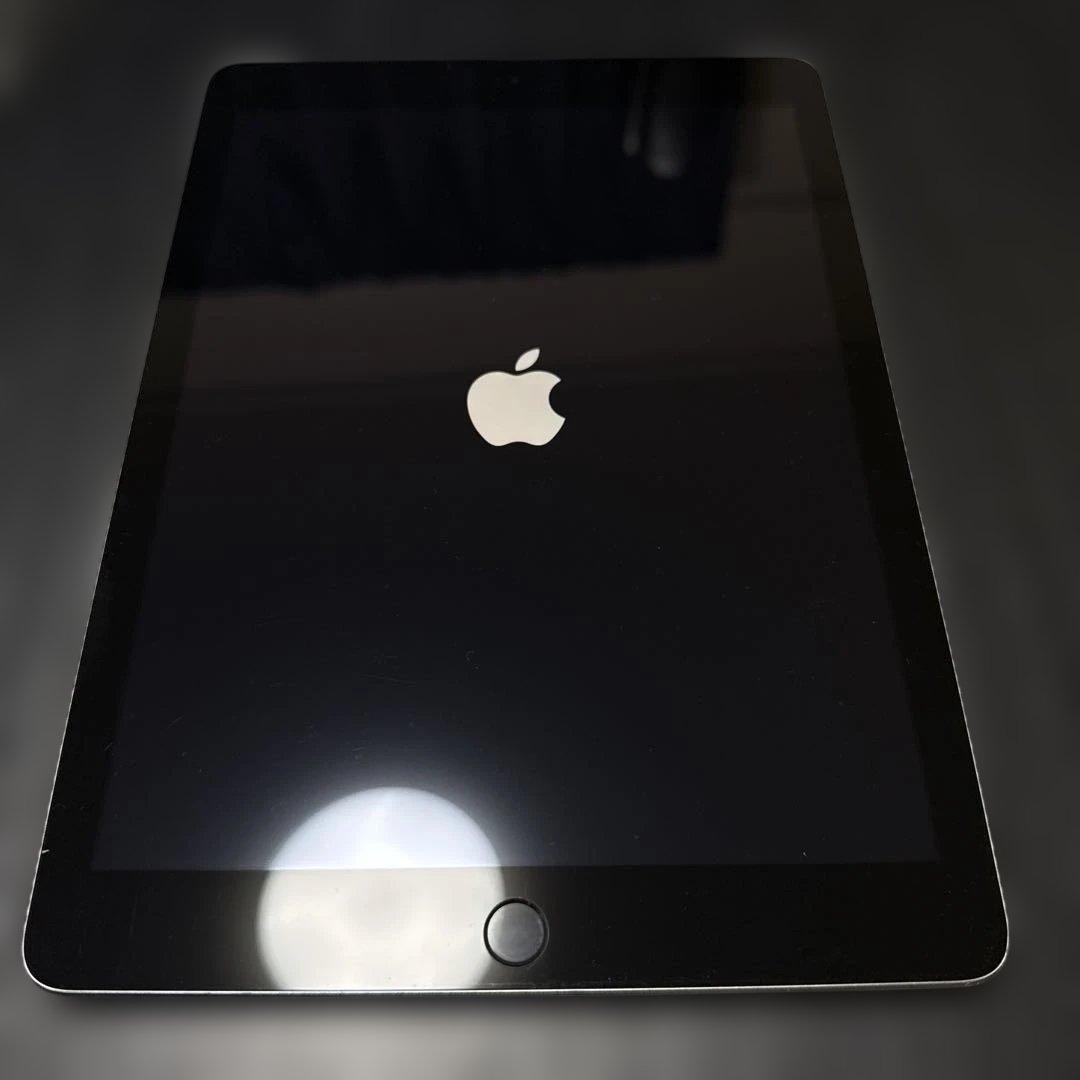 Apple iPad 第5世代　本体