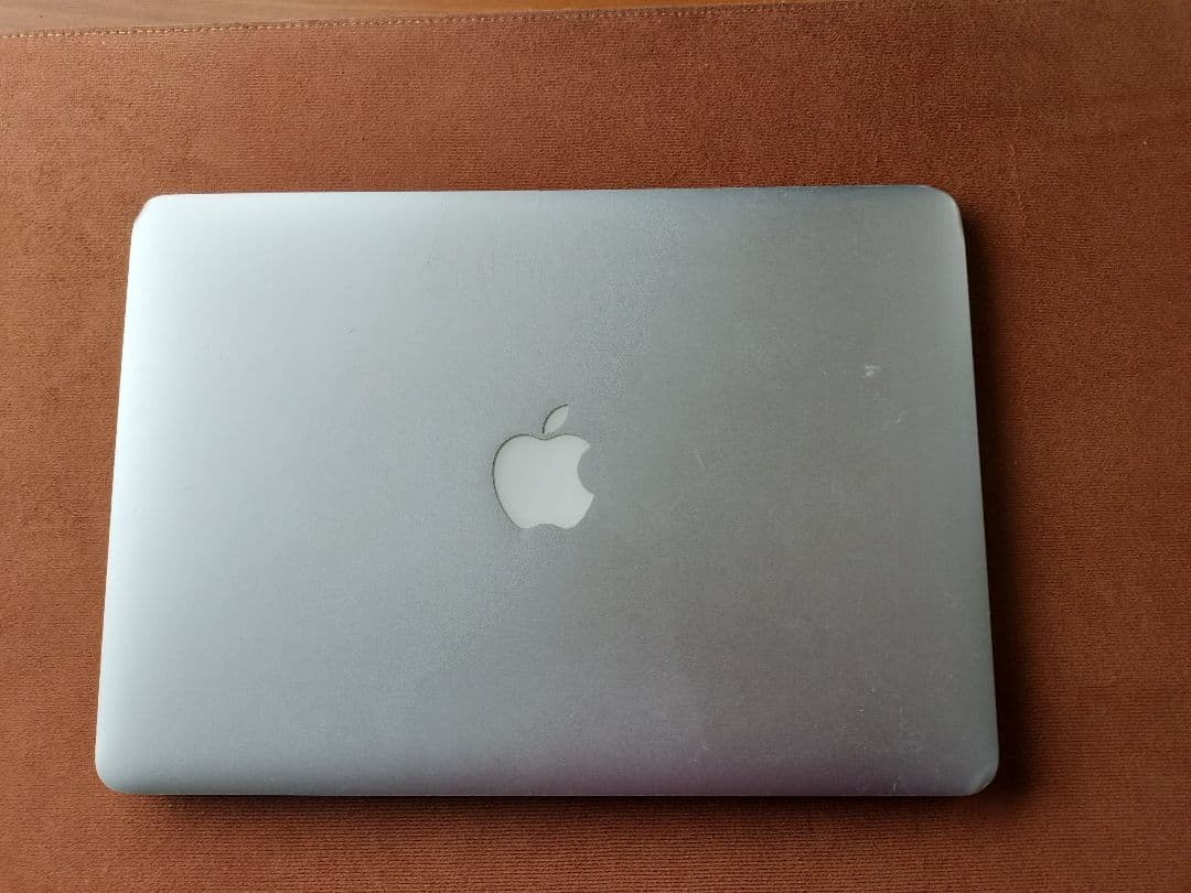 週末価格　MacBook Air 2015　13インチ