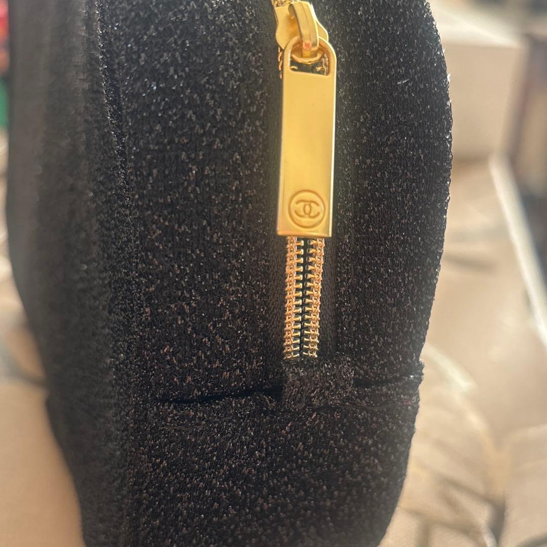 は*ー様 CHANEL BEAUTE ブラックポーチ