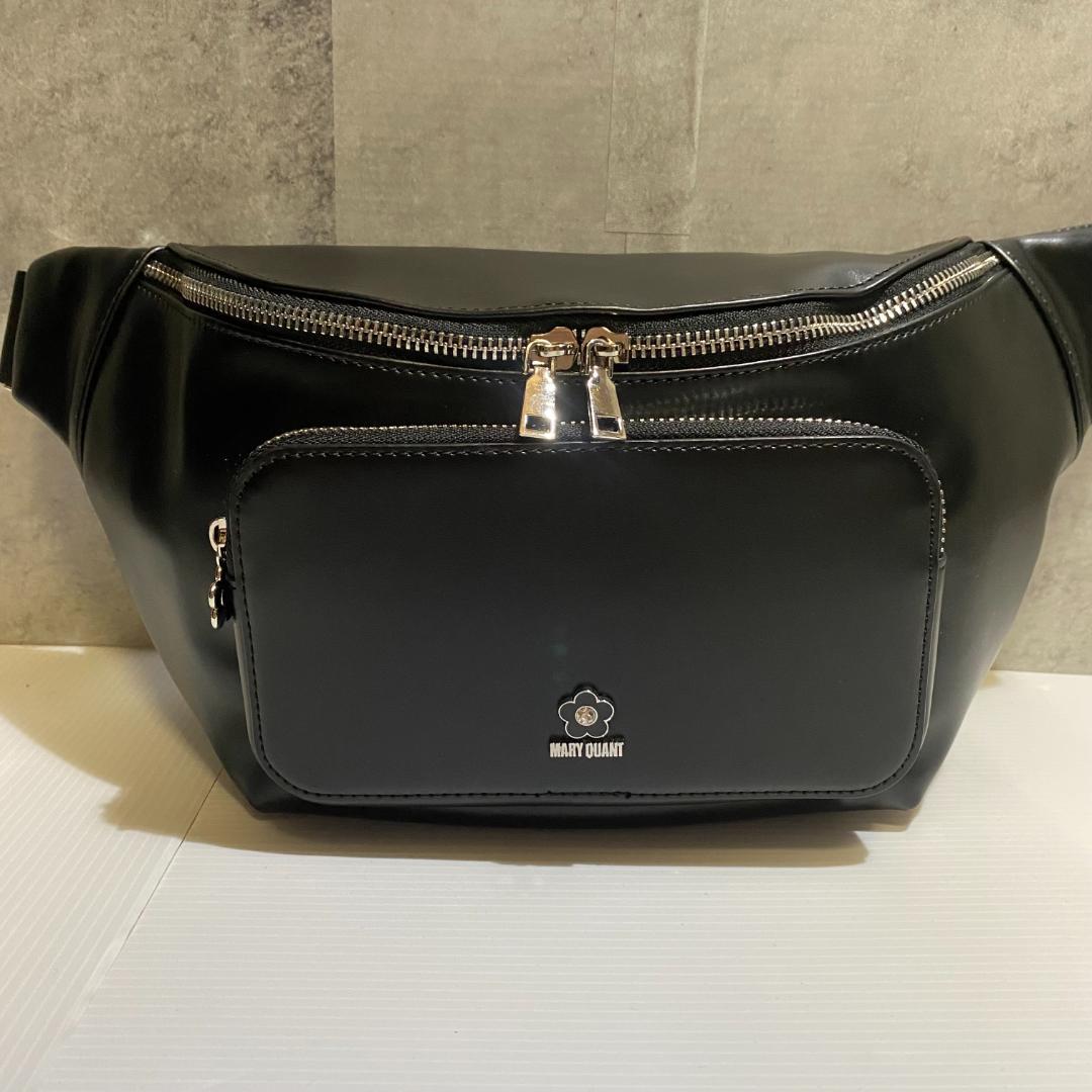 【未使用級】MARY QUANT　レザーボディバッグ