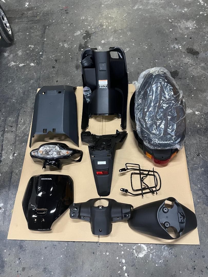 【ブラック】送料込 HONDA 新品 TACT タクト ブラック ボディ一式