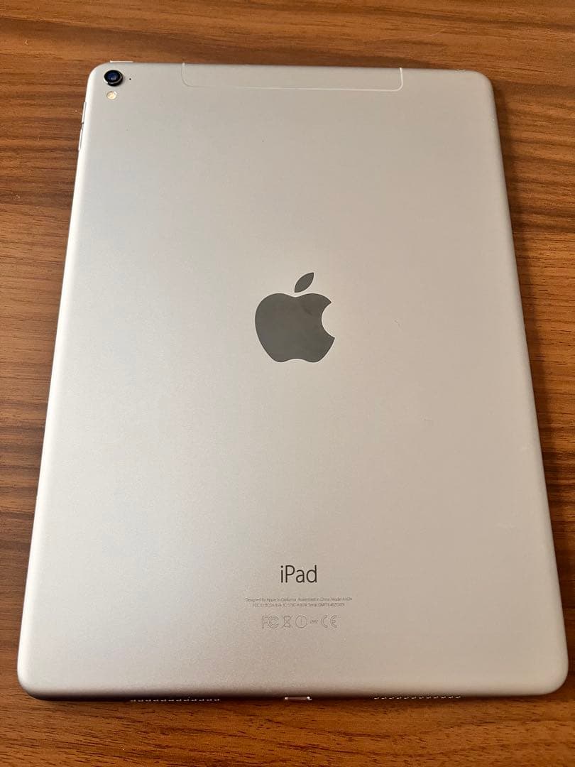 Apple iPad Pro 第一世代　シルバー