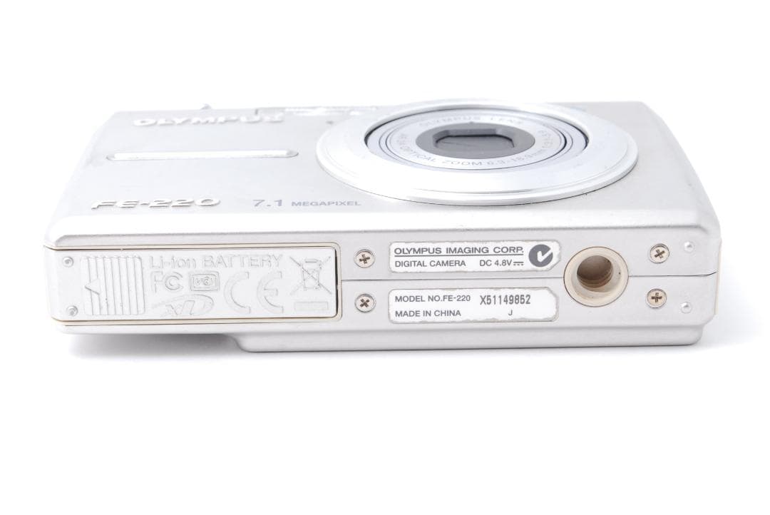 【完動品】OLYMPUS FE-220　オリンパス　コンデジ　シルバー
