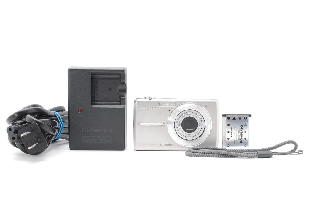 【完動品】OLYMPUS FE-220　オリンパス　コンデジ　シルバー