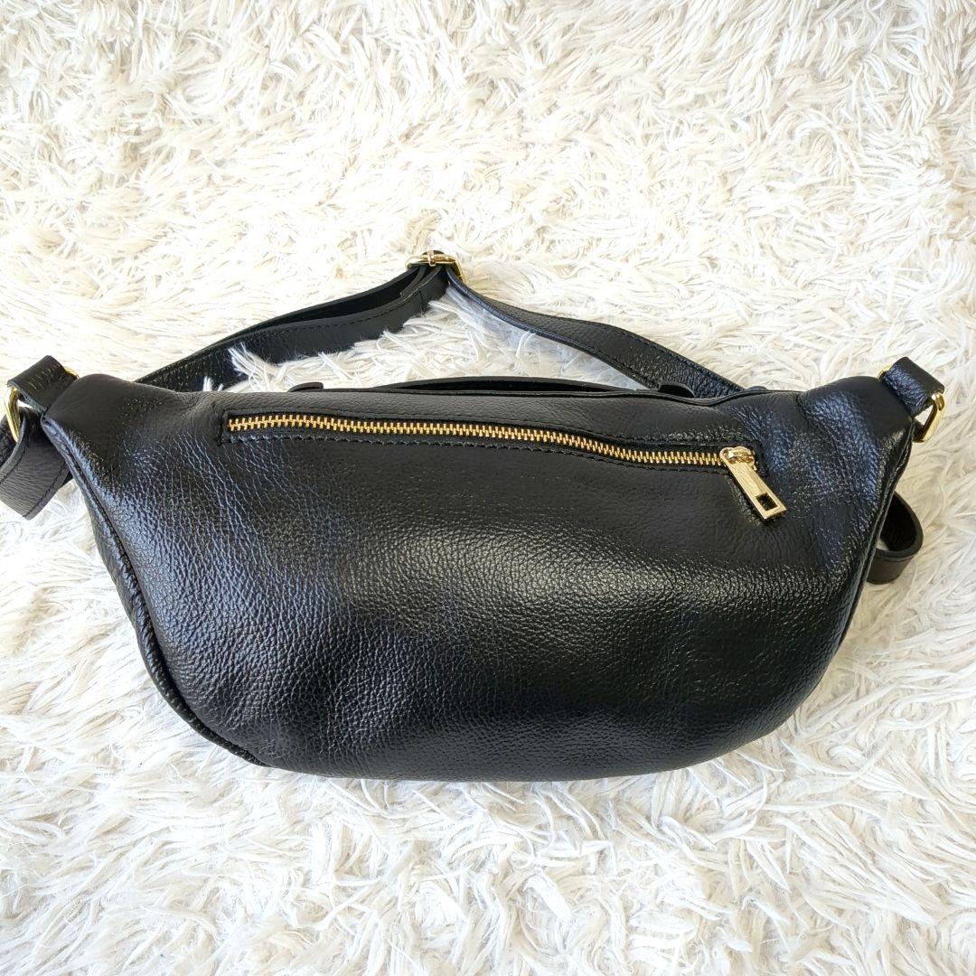 【極美品】AULENTTI　ボディバッグ　ウエストバッグ　レザー　ブラック