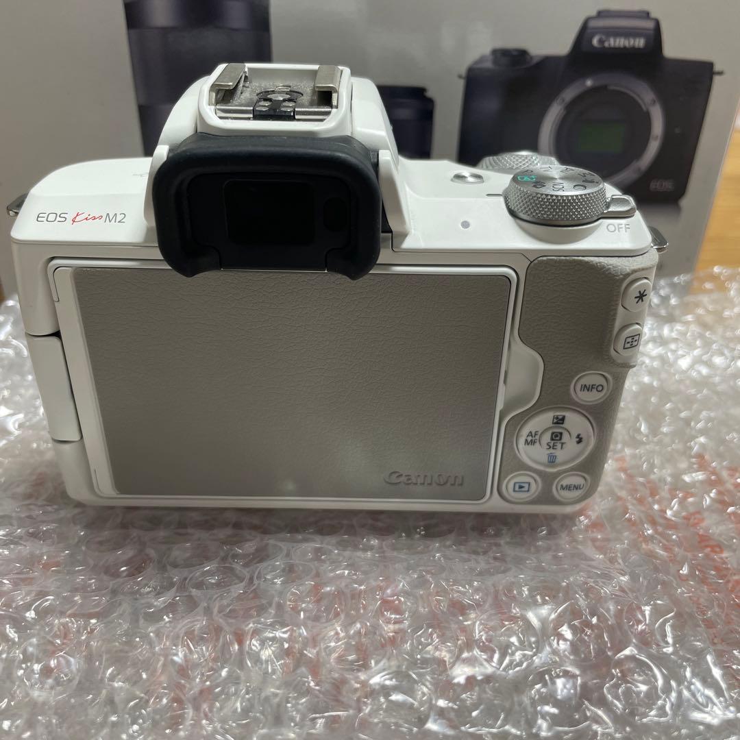 Canon EOS Kiss M2 ホワイト レンズ付き　展示