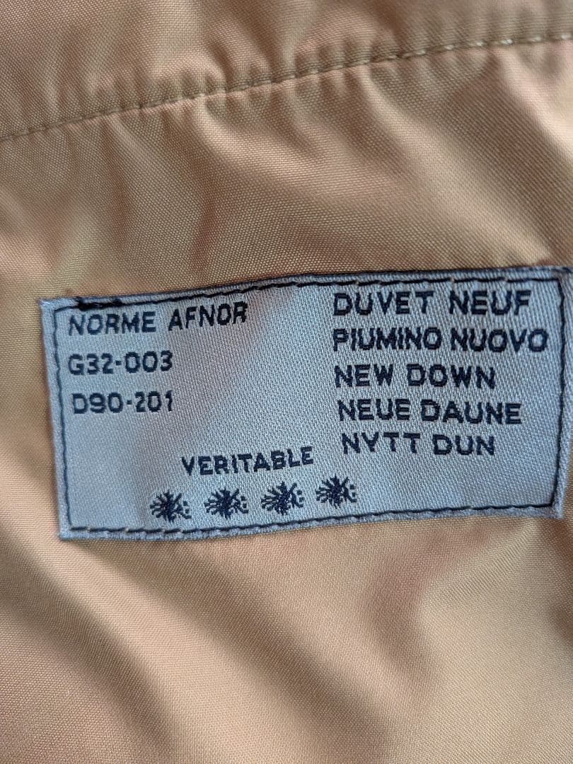 MONCLERモンクレールPARISパリス 青タグ